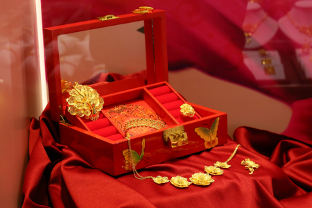 2014百泰首飾大型產(chǎn)品推介會璀璨綻放，聚焦黃金潛力與未來趨勢